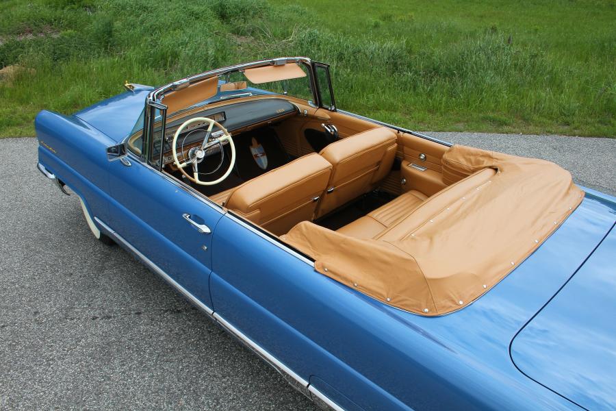 Интерьер Lincoln Premiere Convertible (76B) 1956 года  (фото 16 из 72)